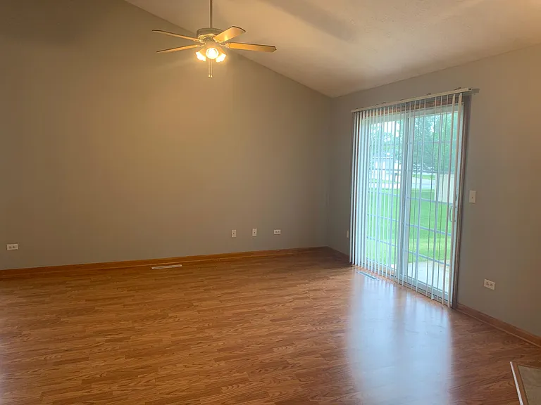 1645 Mid Court Dr — Photo 4