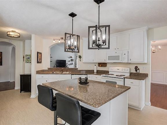 5th image of 710 Mallard Dr
