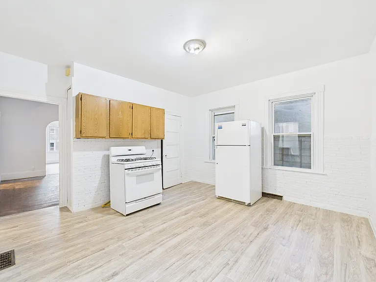 365 Orms St #1 — Photo 5