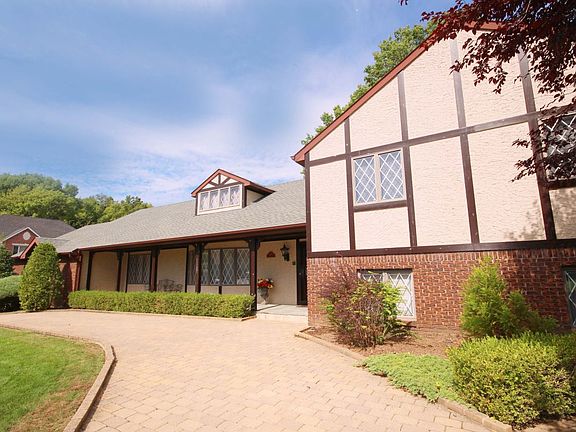3rd image of 75 Johanna Ln