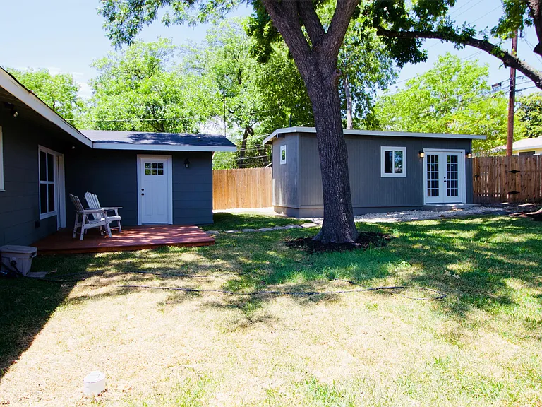 231 Addax Dr — Photo 8