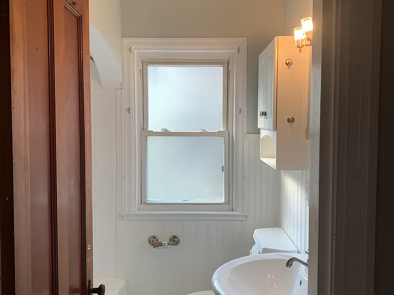 7512 Plainfield Rd — Photo 8