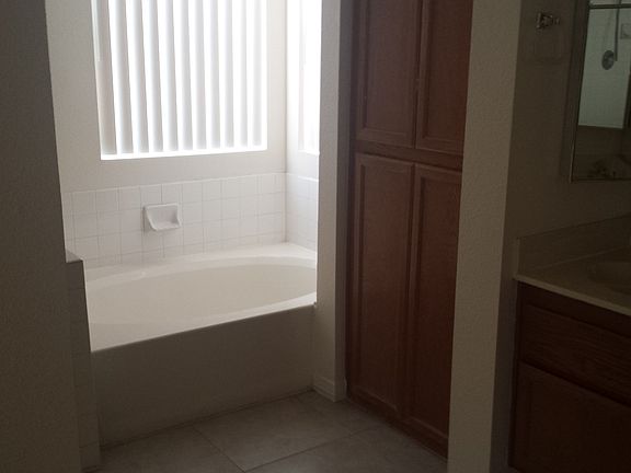 3rd image of 6533 Sterling Springs Pkwy