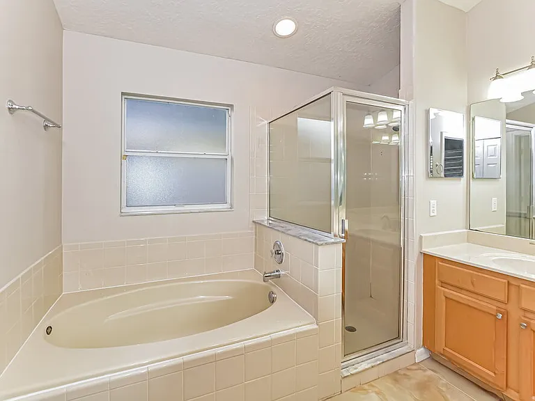 14643 Lady Victoria Blvd — Photo 11