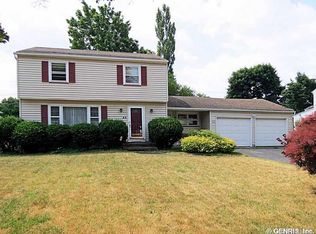 43 Stanridge Ct, Rochester, NY 14617