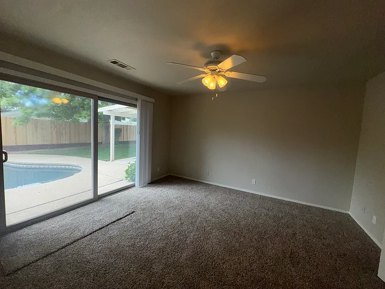 875 E Cromwell Ave — Photo 15