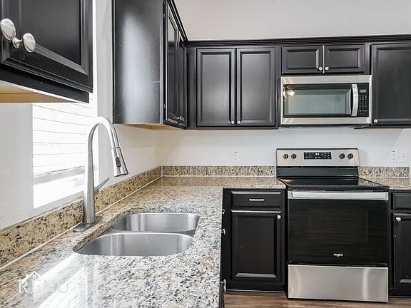 4th image of 6028 Mojave Dr