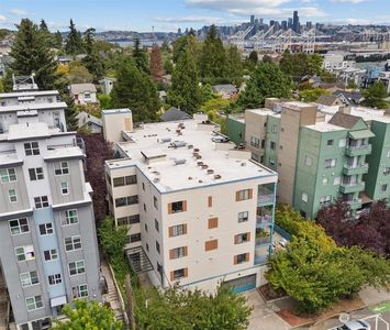 3256 SW Avalon Way #101, Seattle, WA, 98126