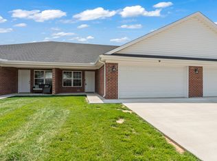 6732 Eagle Wood Dr, Louisville, KY 40272