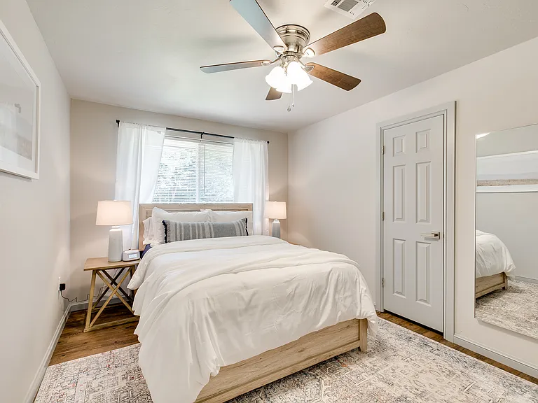 2841 Cambridge Ct — Photo 12