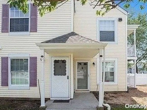 130 Fairview Circle #130, Middle Island, NY 11953