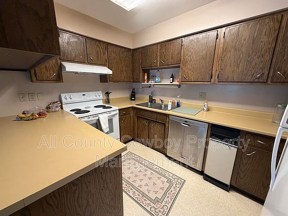 3rd image of 1463 N 17th St