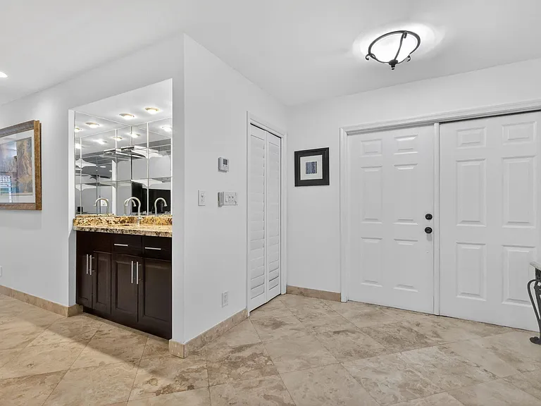 804 Foxpointe Cir — Photo 23