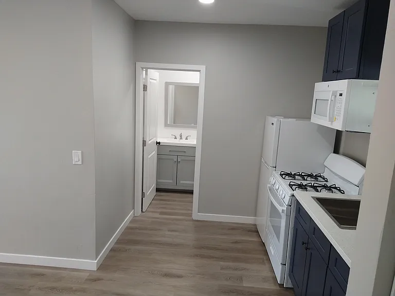 2919 Murat St — Photo 15