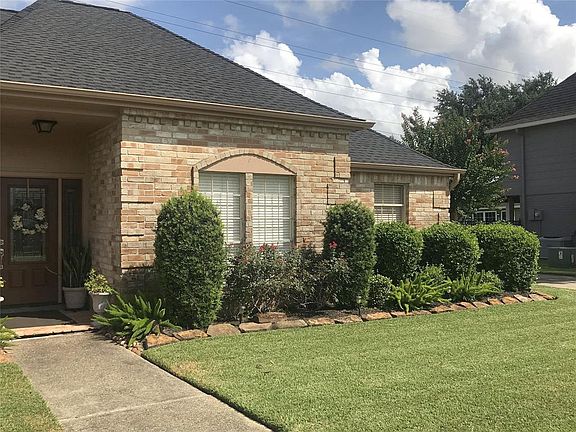 4th image of 2908 Country Club Dr