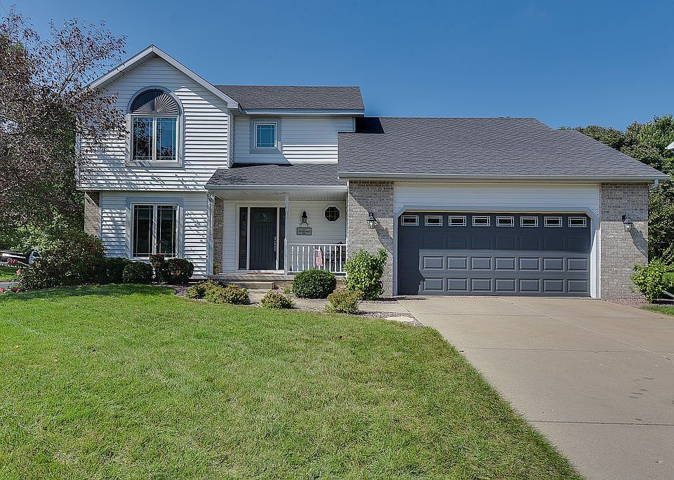 1st image of 300 Jenna Dr