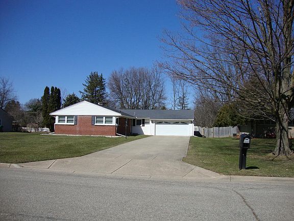 2nd image of 3012 Fleetwood Dr