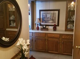 1190 Brookshire Dr, Lapeer, MI 48446