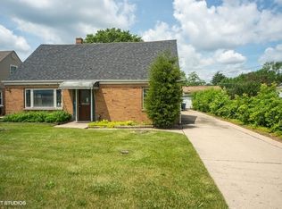 7932 N Waukegan Rd, Niles, IL 60714
