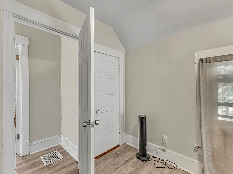 944 Walnut St #1 — Photo 12