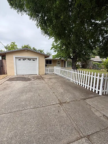 3209 Sharon Ave Photo 1