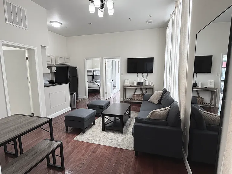 217 N 11th St #401 — Photo 2