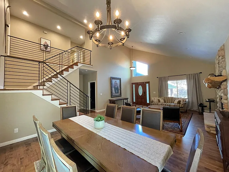 701 Martingale Ln — Photo 9
