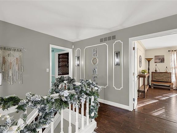 4th image of 4 Chesterfield Ct