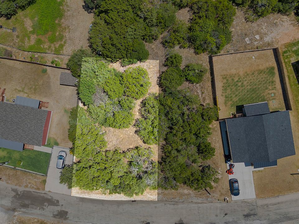 1st image of 2513 Creekview Dr
