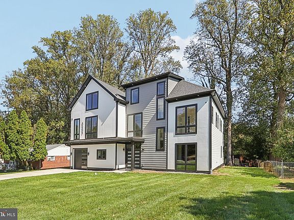 3rd image of 7927 Ashboro Dr