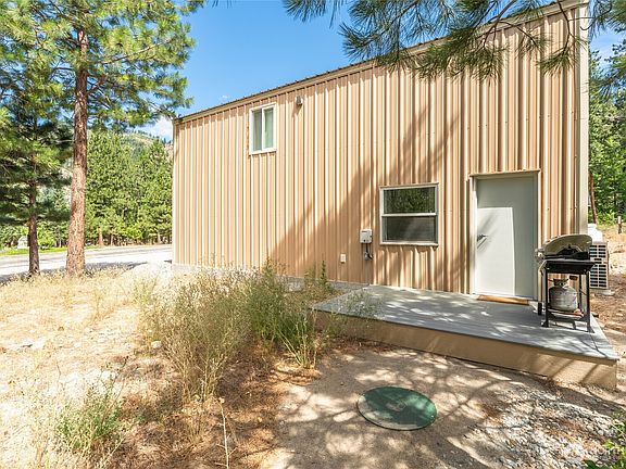 2nd image of 13536 Entiat River Road