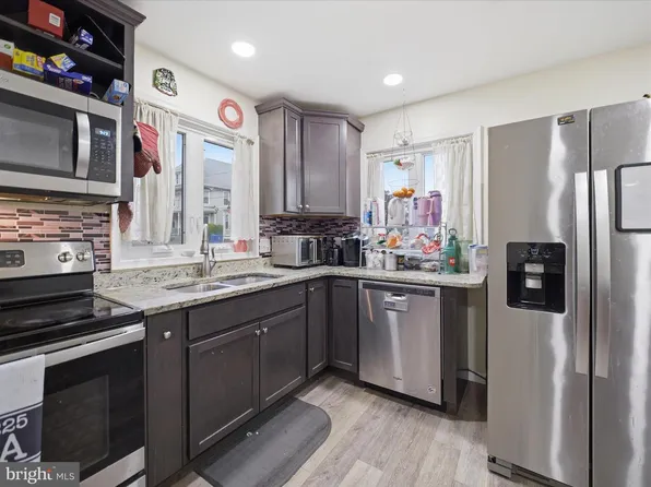 128 E Madison St, Greencastle, PA 17225