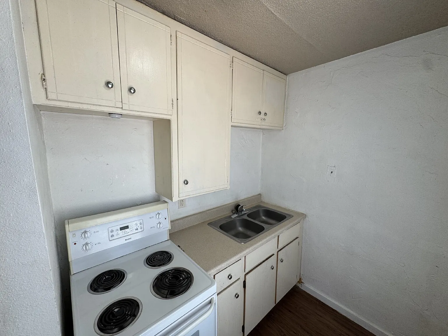 1 bed, 1.0 bath, 400 sqft, $450 — Photo 3