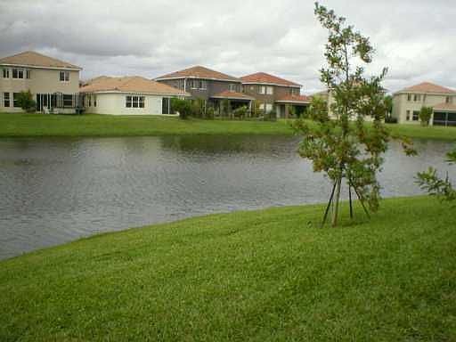 Beautiful Lake Lot, Screened Patio
