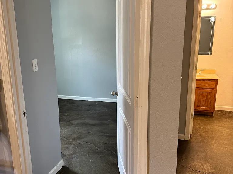 601 E Emerson St #2 — Photo 5
