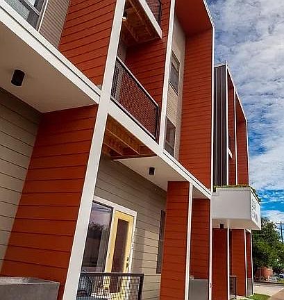 4th image of 1159 E Main St #304
