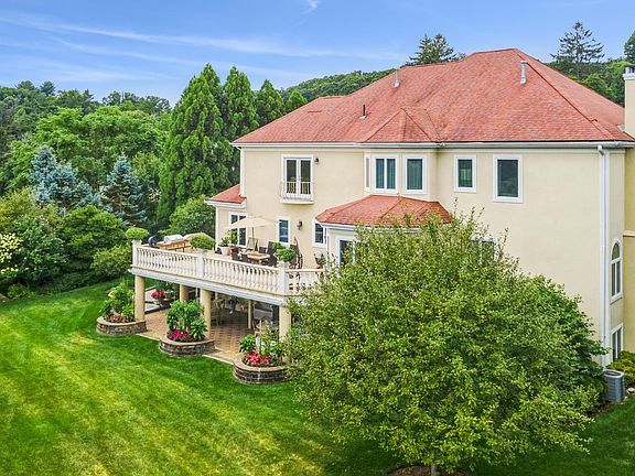 5th image of 5 Meadow Hill Ct