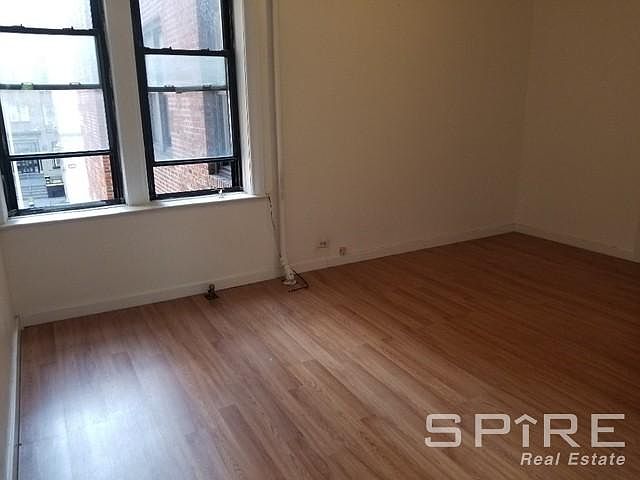 2nd image of 2561 Bronxwood Ave APT 13
