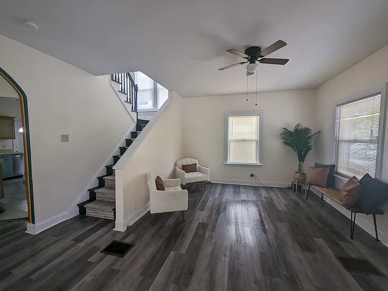 180 Lexington Ave — Photo 8
