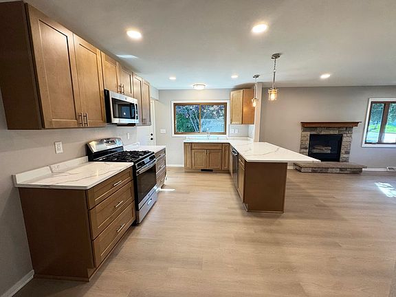 2nd image of 1614 Stardust Dr