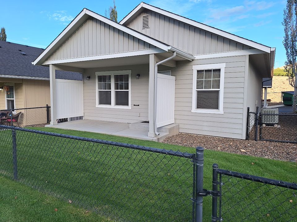 1st image of 304 Saddlehorn Ln