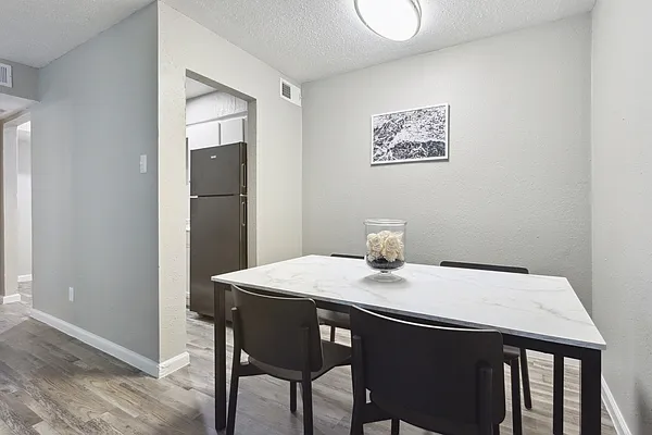 Sierra Heights Apartments — Photo 12
