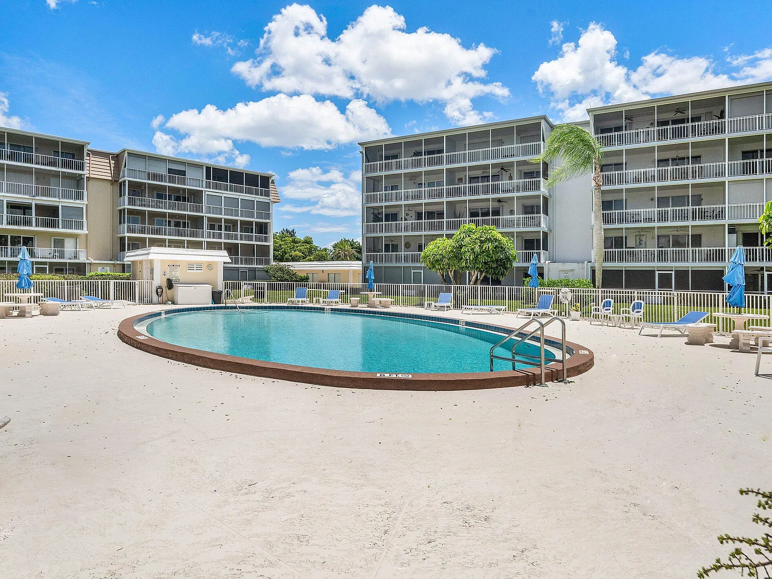 250 John F Kennedy Dr — Photo 1