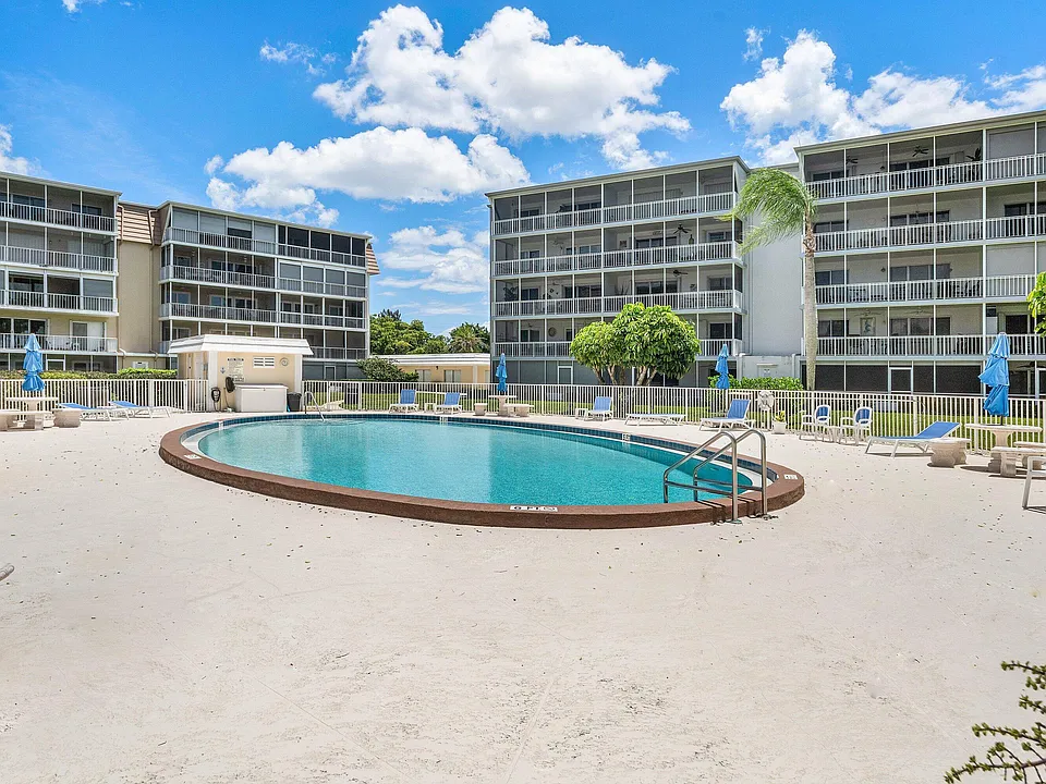 250 John F Kennedy Dr #204