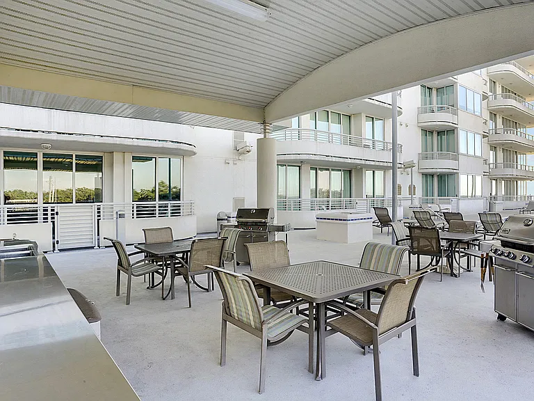 2060 Beach Blvd #601 — Photo 23