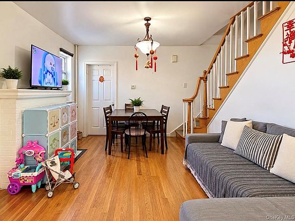 5th image of 108-38 37th Avenue