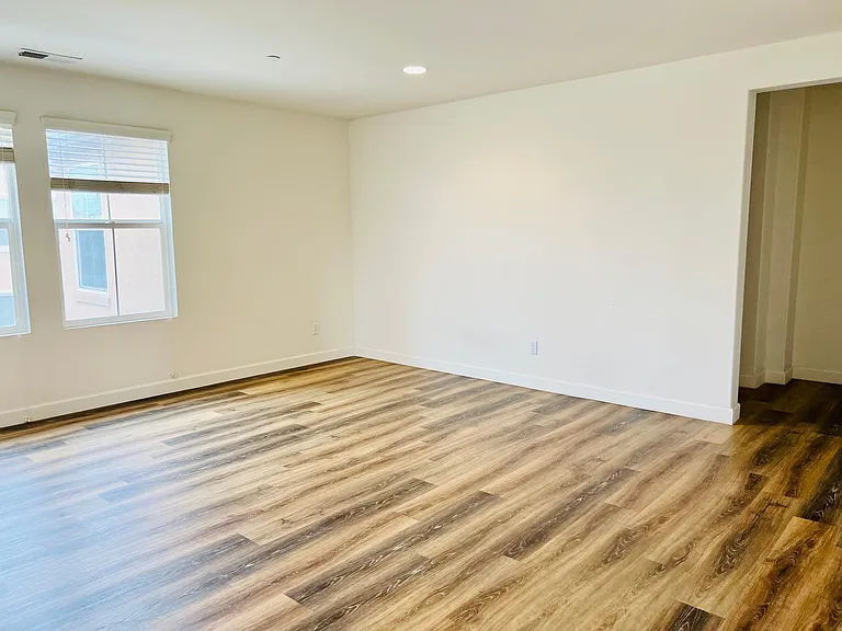 14518 Viva Dr — Photo 6