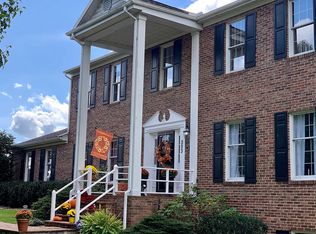 303 Sandy Ln, Richlands, VA 24641