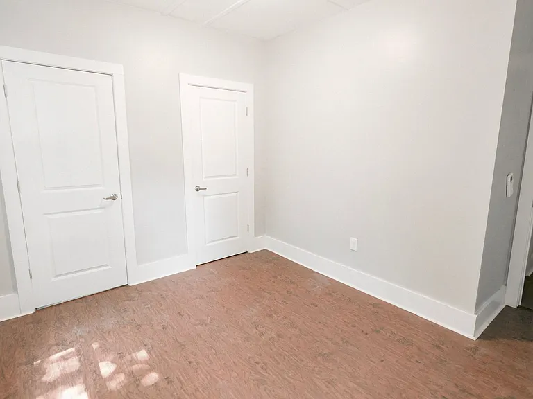 1002 N Aurora St — Photo 165