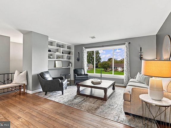 2nd image of 207 Weaver Dr